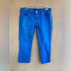 GUESS skinny leg capri jeans